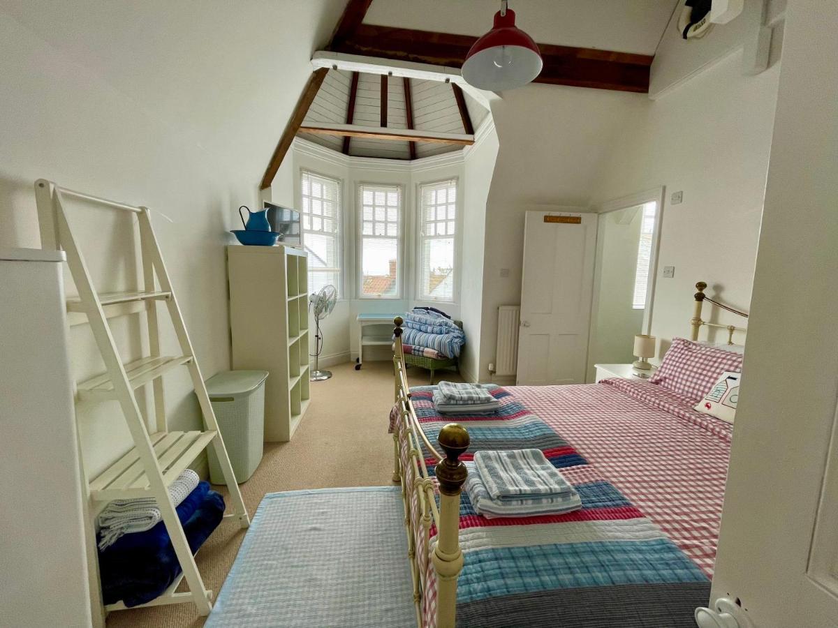 Lyme Regis renovated period seaside flat Lejlighed Eksteriør billede