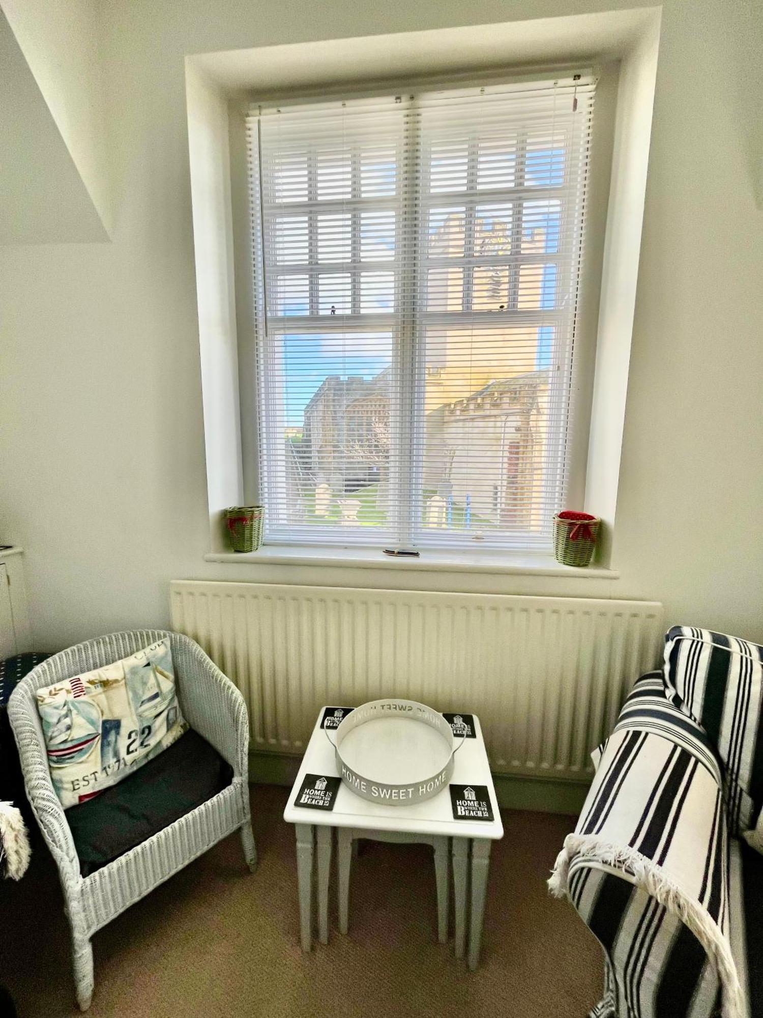 Lyme Regis renovated period seaside flat Lejlighed Eksteriør billede